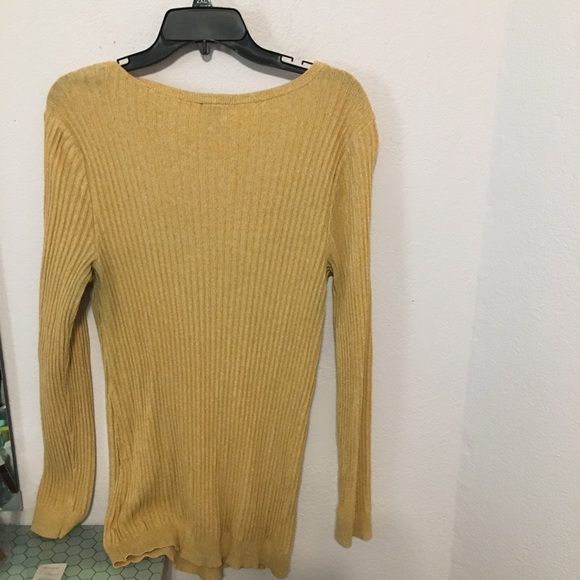 Torrid V neck yellow ribbed sweater size 2 - Picture 4 of 4